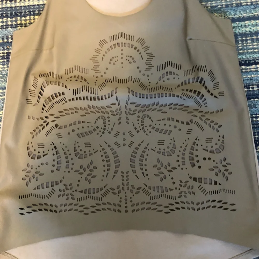 Anthropologie Sunday in Brooklyn Laser Cut Sleeveless Top - Picture 3 of 5